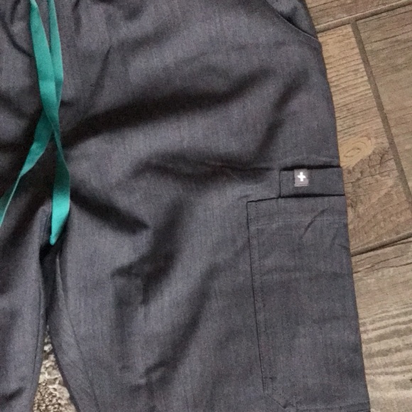 NWT figs technical collection in grey - Picture 2 of 6